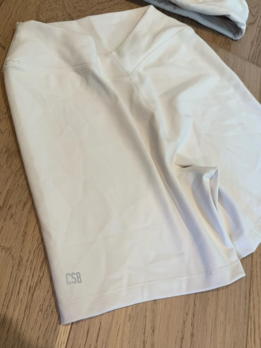 CSB Form V Waist 5" Women's Shorts in Vanilla - Picture 4 of 5